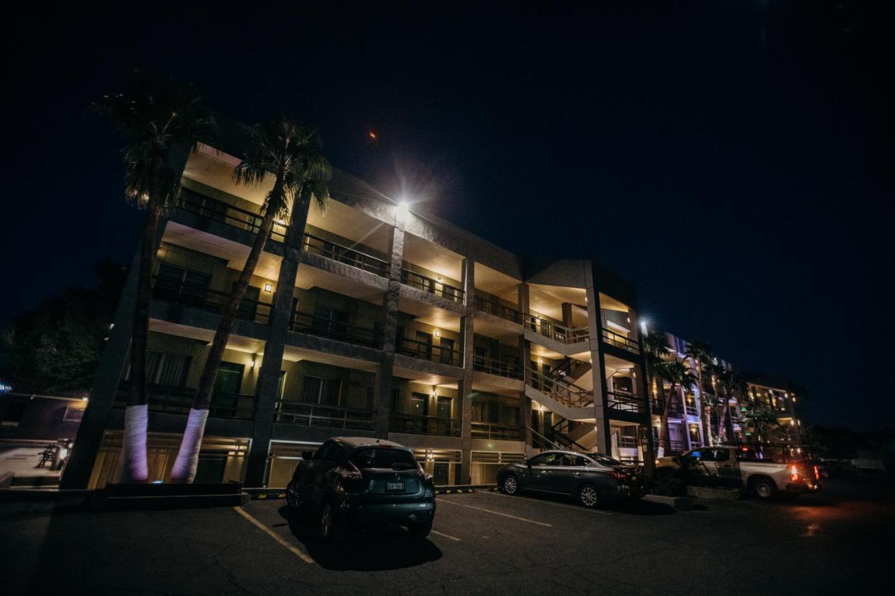 Hotel Calafia Mexicali Kültér fotó