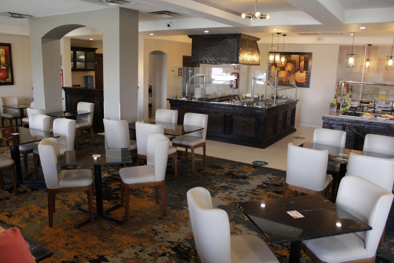 Hotel Calafia Mexicali Kültér fotó