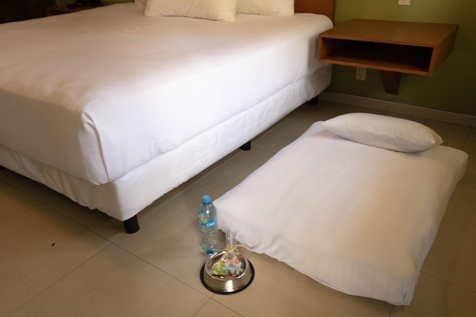 Hotel Calafia Mexicali Kültér fotó