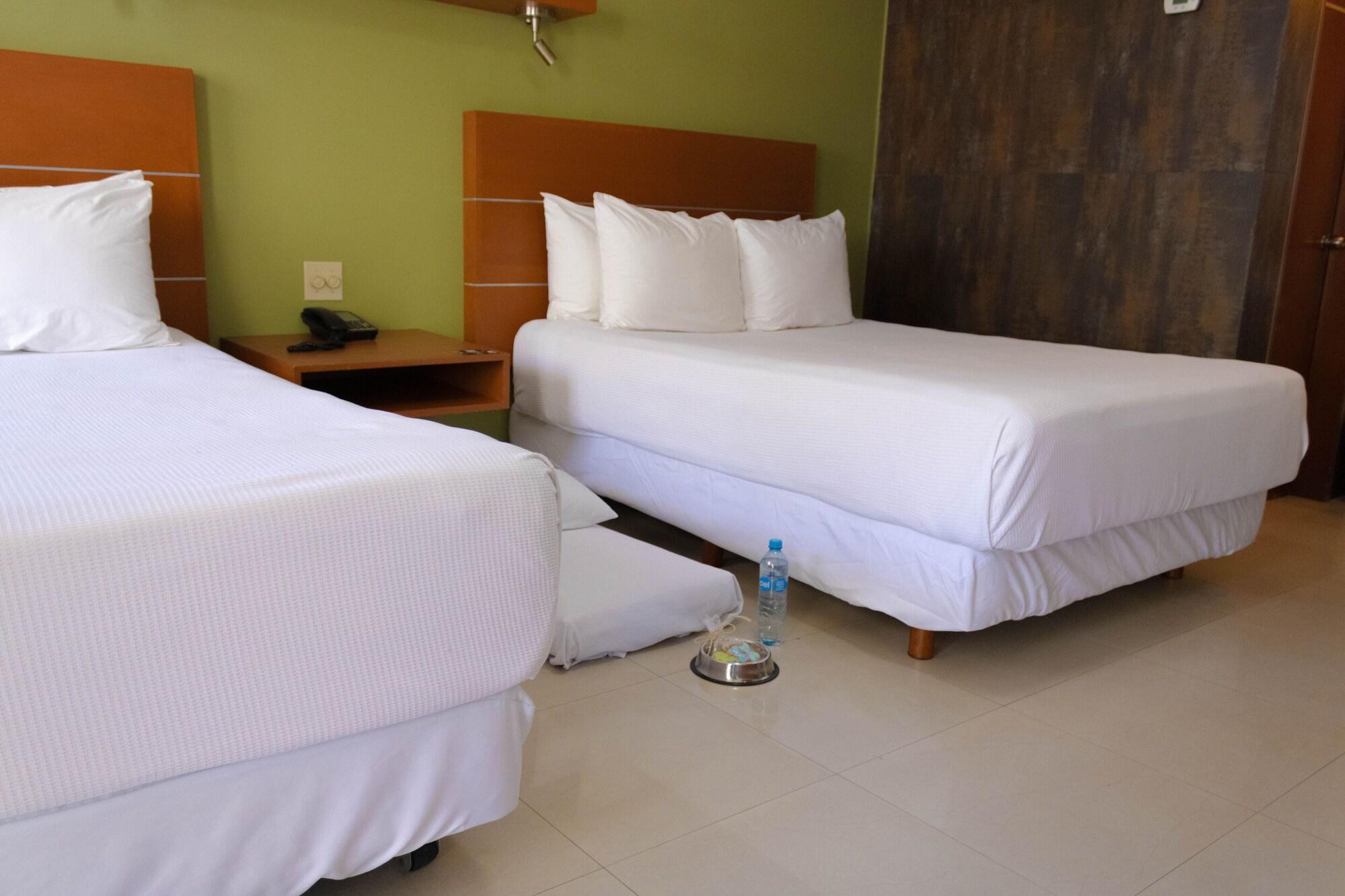 Hotel Calafia Mexicali Kültér fotó