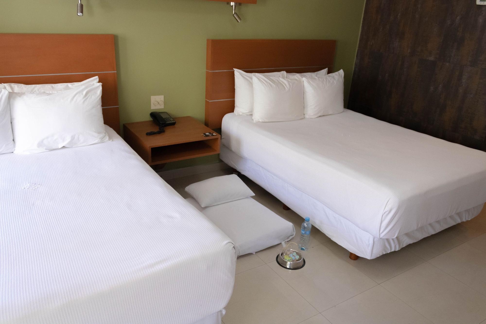 Hotel Calafia Mexicali Kültér fotó